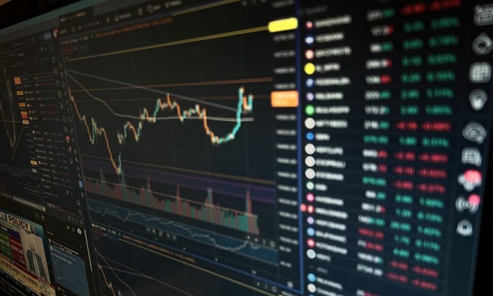 shift-hiprex-v8-review-2025:-a-powerful-tool-for-every-trader?